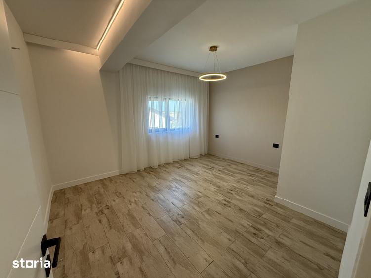 Casă cu 5 camere cu Teren 434 Mp în Afumați