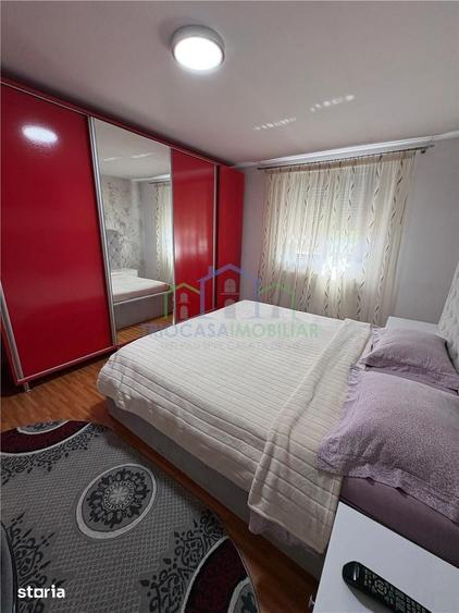 Casă cu 8 camere cu Teren 800 Mp în Central