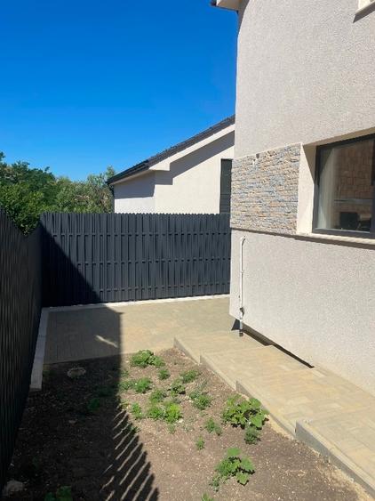 Duplex cu 4 camere cu Teren 250 Mp în Dezmir