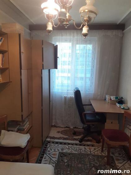 Apartament cu 4 camere decomandat în Central