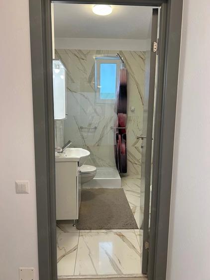 Apartament cu 2 camere semidecomandat în Florești
