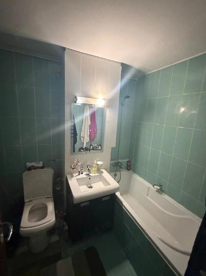 Apartament cu 3 camere decomandat în Crângași