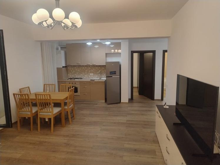 Apartament cu 2 camere decomandat în Drumul Taberei
