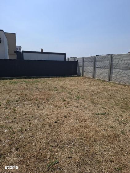 Casă cu 4 camere cu Teren 400 Mp în Pielești