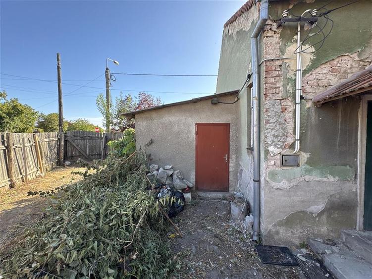 Casă cu 4 camere cu Teren 229 Mp în Cantemir