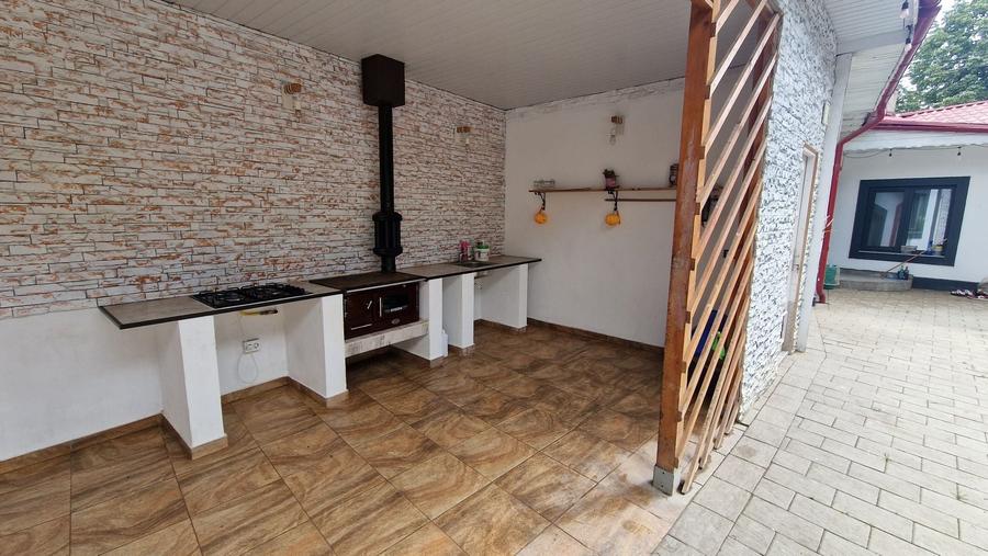 Casă cu 4 camere în Central