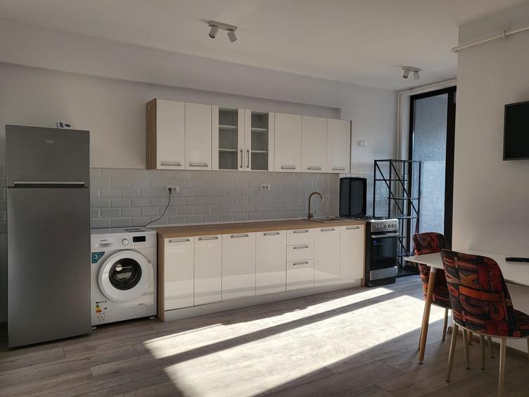 Apartament cu 2 camere decomandat în Exterior Vest