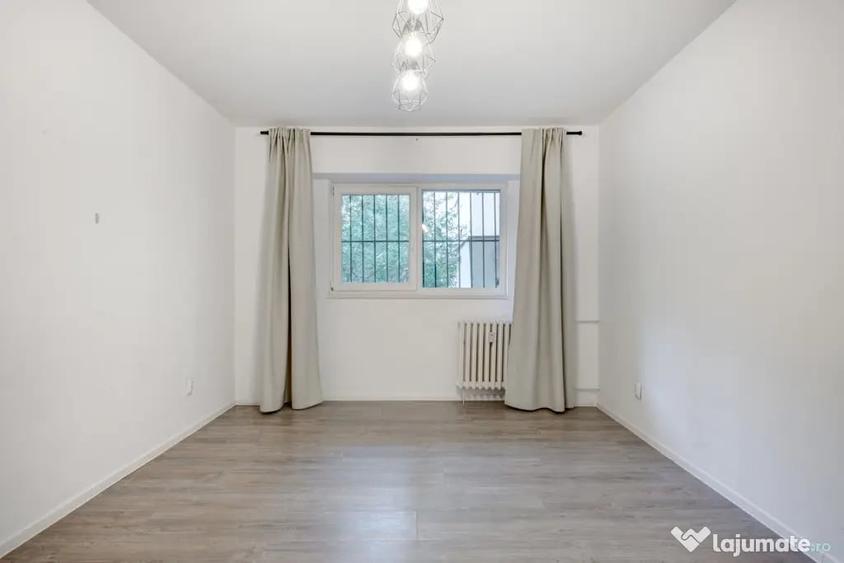 Apartament cu 4 camere semidecomandat în Lacul Tei