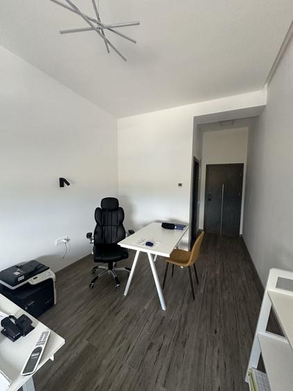Spațiu comercial, de 20 mp, în Șelimbăr