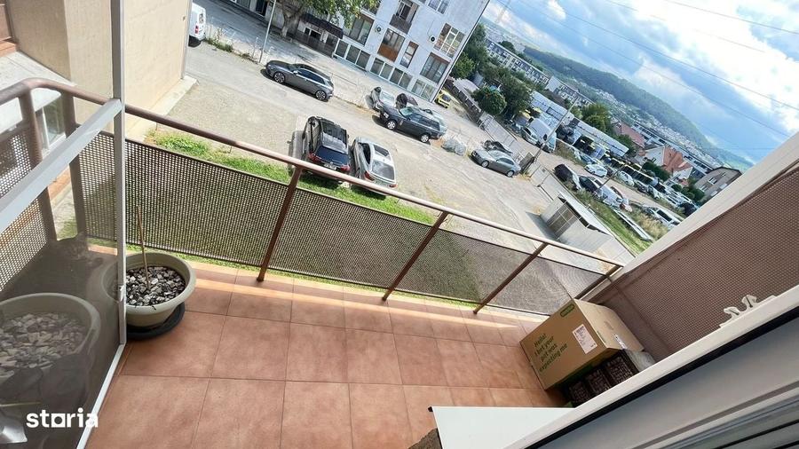Apartament cu 3 camere în Florești