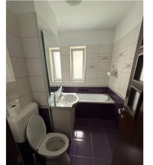 Apartament cu 3 camere decomandat în Tineretului
