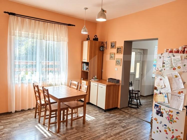 Casă individuală cu 5 camere cu Canalizare în Crăciunești