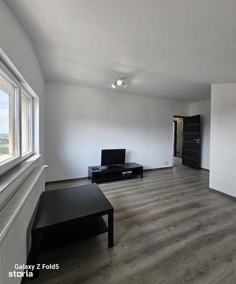 Apartament cu 3 camere în Iorga