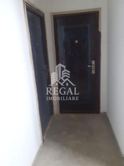 Apartament cu 2 camere semidecomandat în Ghelari