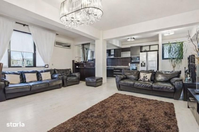 Apartament cu 3 camere în Centru Civic