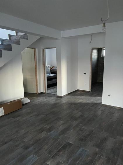 Casă individuală cu 6 camere cu Teren 450 Mp în Bâcu