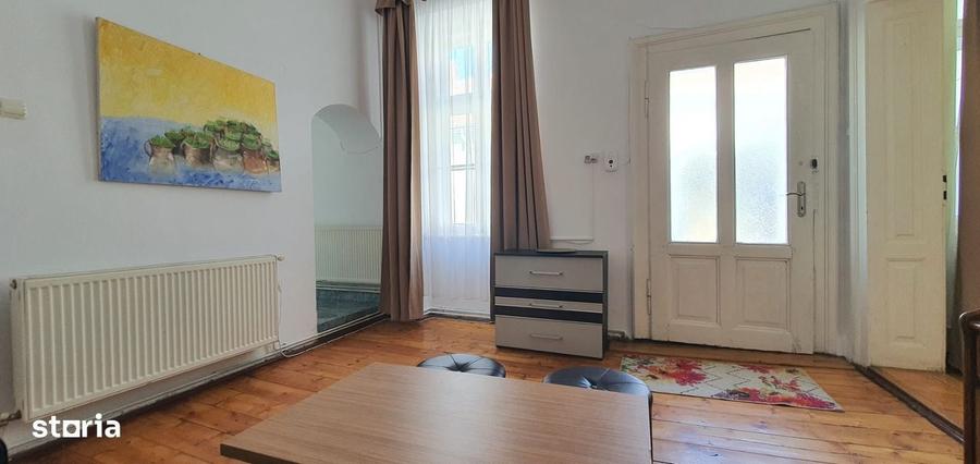 Garsonieră în Sub Arini