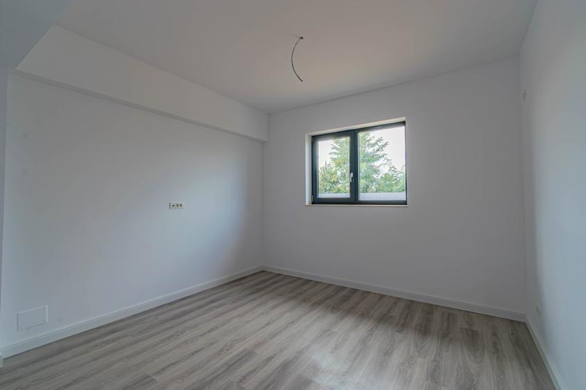 Casă cu 4 camere cu Teren 440 Mp în Balotești