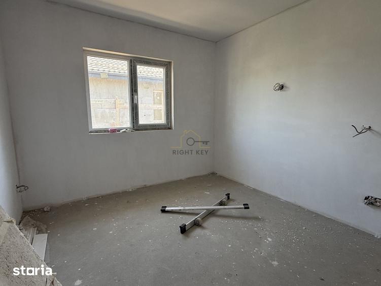 Casă cu 4 camere cu Teren 250 Mp în Clinceni