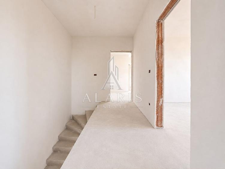Duplex cu 5 camere cu Canalizare în Moșnița Nouă