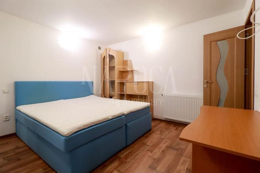 Apartament cu 3 camere semidecomandat în Central