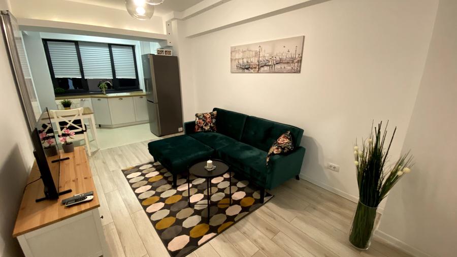 Apartament cu 2 camere decomandat în Politehnica