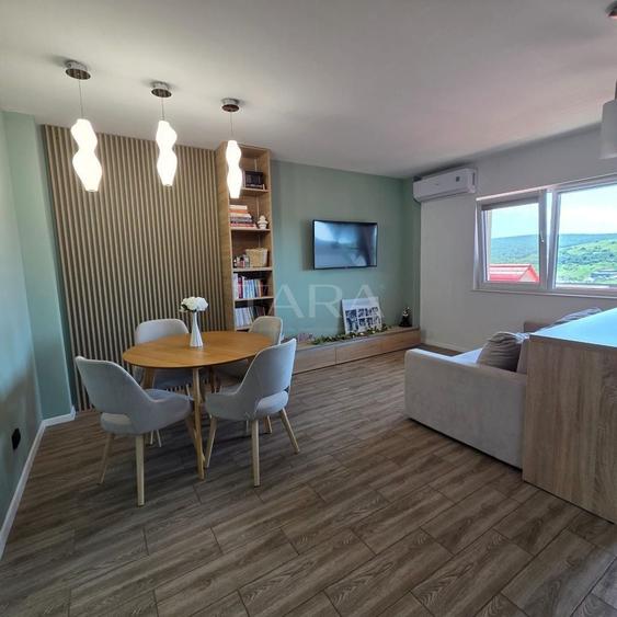 Apartament cu 3 camere semidecomandat, mobilat în Baciu