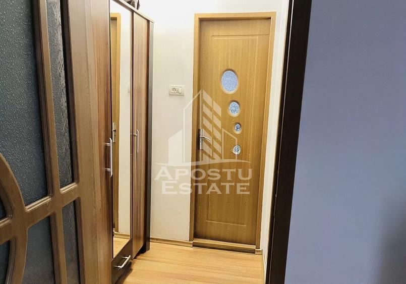 Apartament cu 2 camere semidecomandat în Aradului