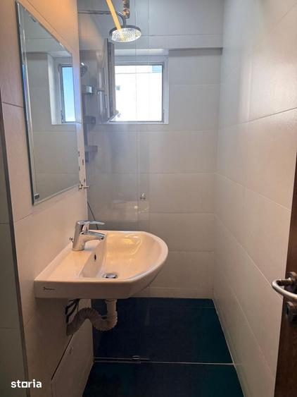 Apartament cu 4 camere decomandat în Pandurilor