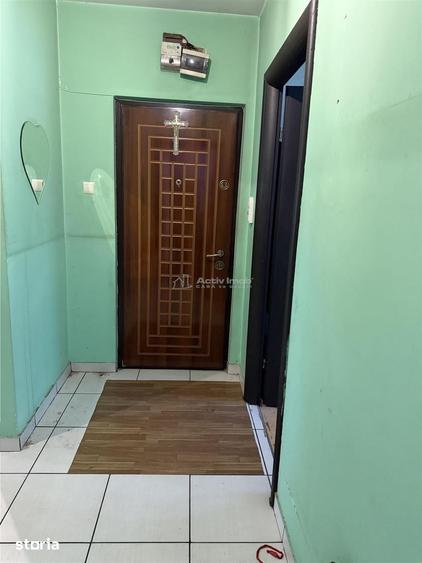 Apartament cu 3 camere decomandat în Titan