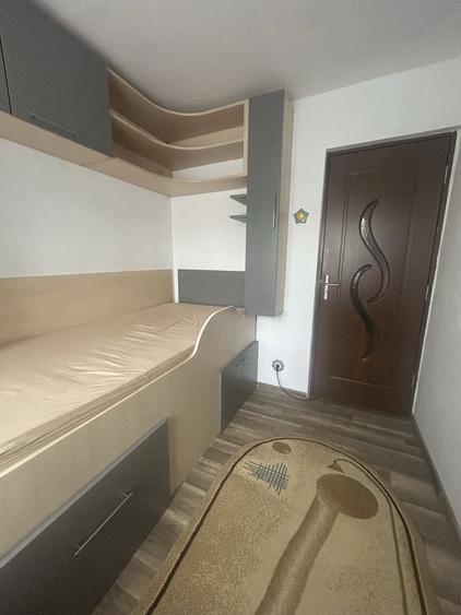 Apartament cu 3 camere în Zimbru
