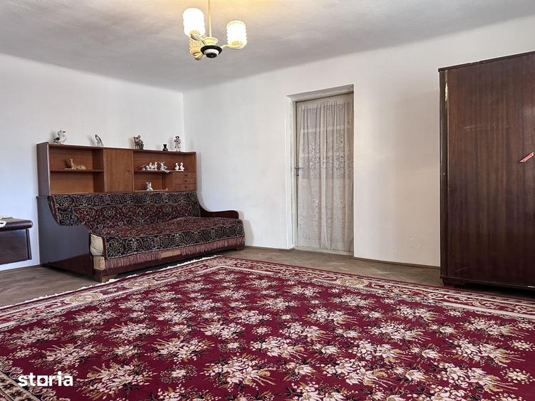 Casă cu 6 camere cu Teren 441 Mp în Central