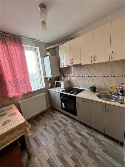 Apartament cu 2 camere decomandat, mobilat în Dâmbovița