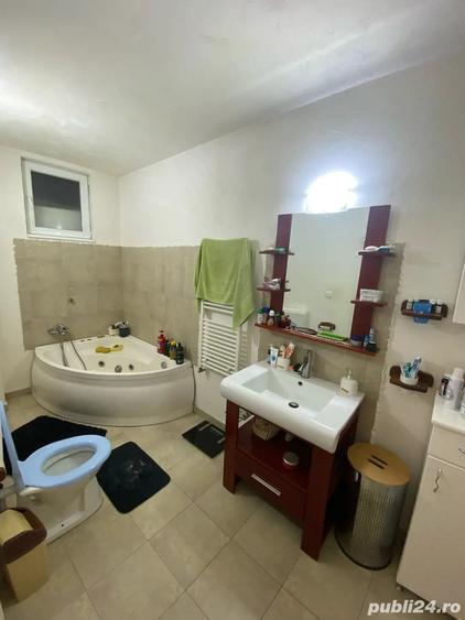 Casă cu 5 camere cu Teren 275 Mp în Ghiroda