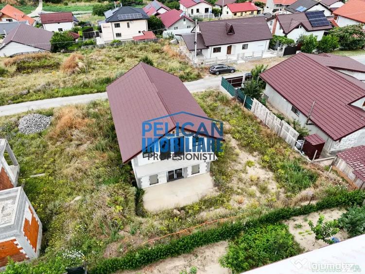 Casă cu 4 camere cu Teren 500 Mp în Malcoci