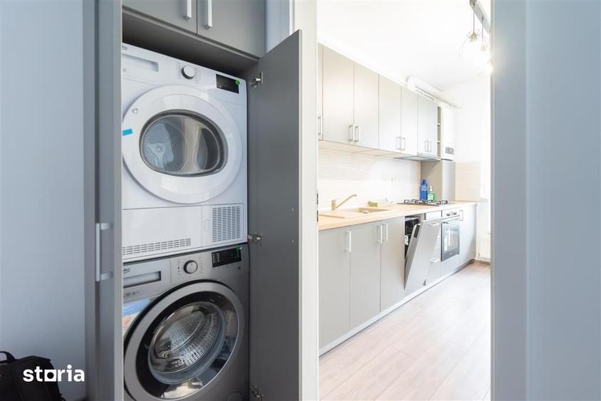 Apartament cu 3 camere semidecomandat, mobilat în Între Lacuri