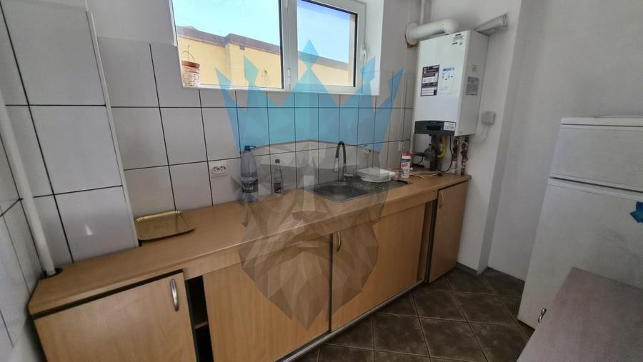 Birou, de 220 mp, în Vitan