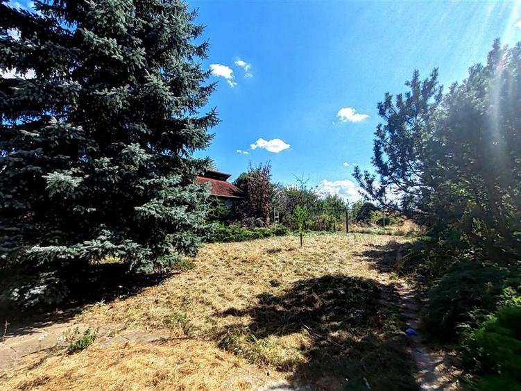 Casă individuală cu 9 camere cu Teren 800 Mp în Hărman