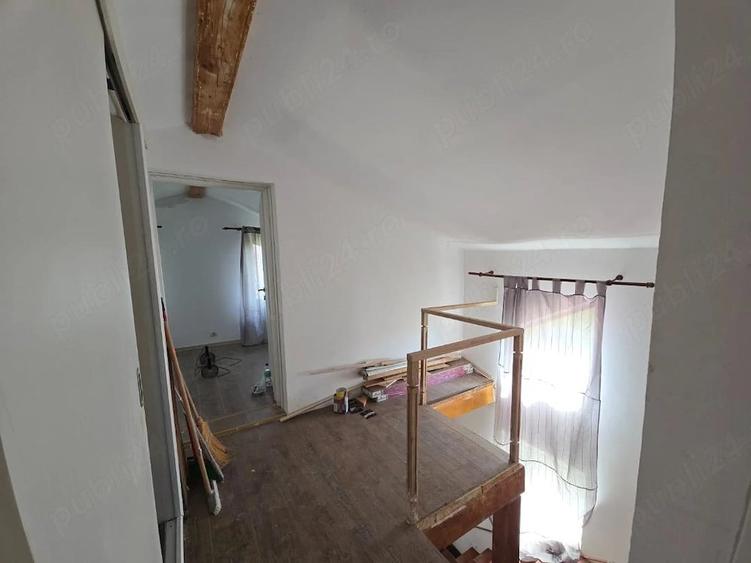 Casă cu Teren 2422 Mp în Central