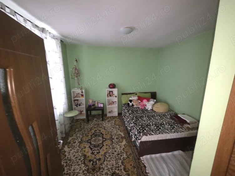 Casă cu 3 camere cu Teren 1800 Mp în Livada