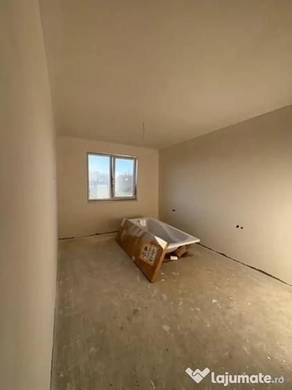 Casă cu 4 camere cu Teren 400 Mp în Săsar