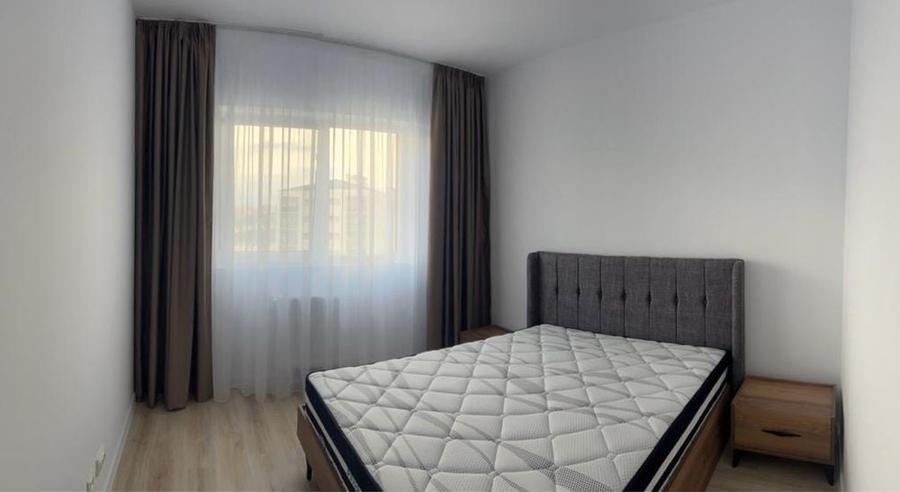 Apartament cu 2 camere decomandat în Roșu