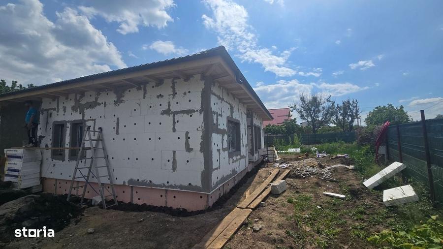 Casă cu 4 camere în Horlești
