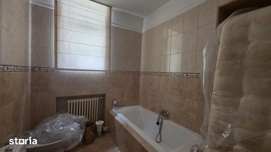Apartament cu 5 camere în Eminescu