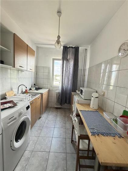 Apartament cu 2 camere nedecomandat în Podu Roș