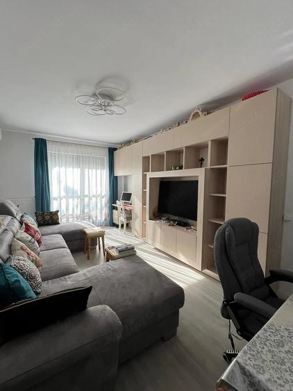 Apartament cu 3 camere decomandat în Central