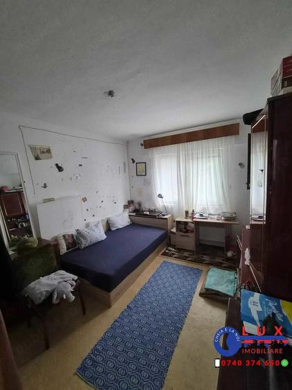 Apartament cu 3 camere semidecomandat în Babadag