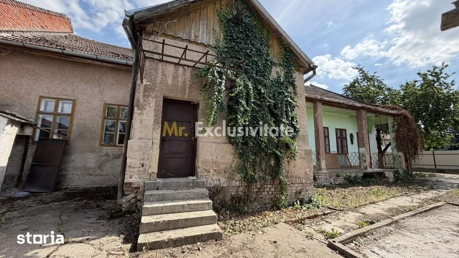 Casă cu 5 camere cu Teren 557 Mp în Central