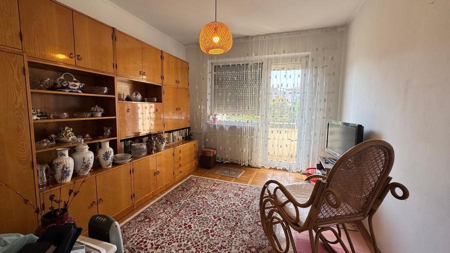 Apartament cu 3 camere decomandat în Dacia