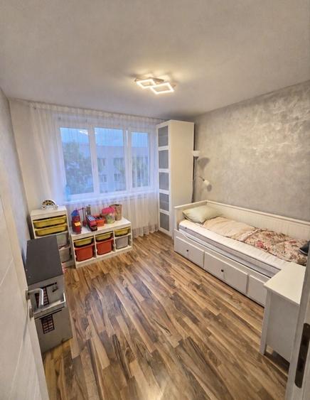 Apartament cu 3 camere decomandat în 1 Decembrie 1918